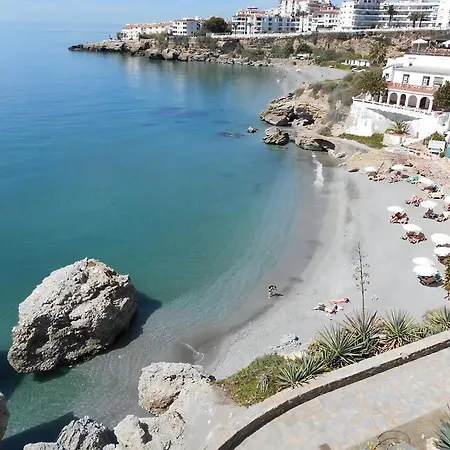 Sehr Ruhige Und Zentralgelegene Nerja